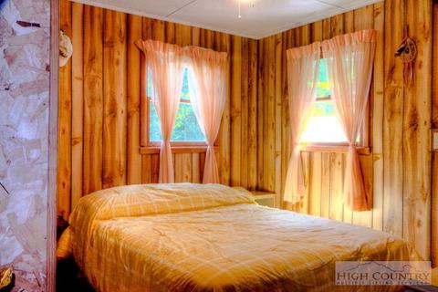 321 Wes Randall Rd, Deep Gap, NC 28618 photo 7