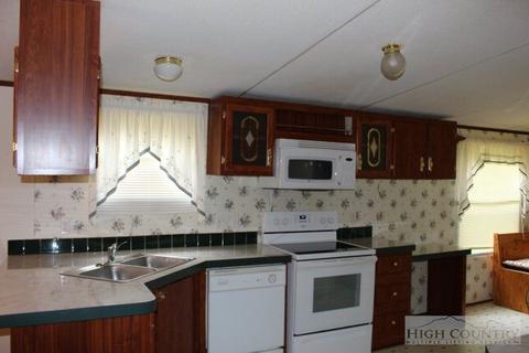436 Moore Rd, Lansing, NC 28643 photo 2