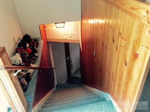 135 Longview Ct, Seven Devils, NC 28604 photo 6
