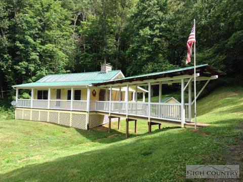 1180 Spencer Branch Rd, Lansing, NC 28643 photo 1