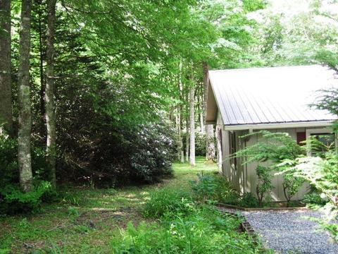 68 Lady Slipper Loop, Newland, NC 28657 photo 3