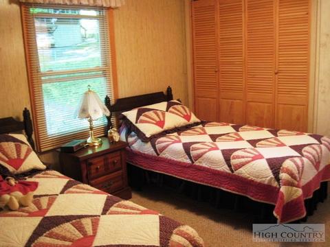 68 Lady Slipper Loop, Newland, NC 28657 photo 6