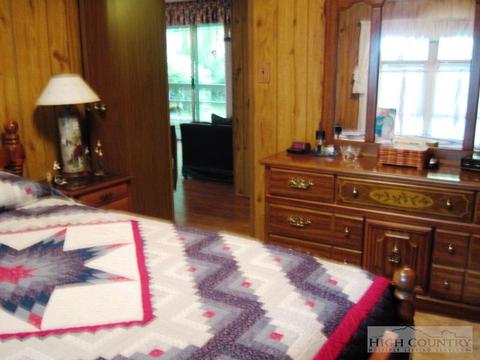 68 Lady Slipper Loop, Newland, NC 28657 photo 10