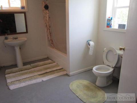 140 Spencer Branch Rd, Lansing, NC 28643 photo 13