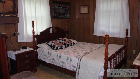 193 Jakes Mountain Rd, Deep Gap, NC 28618 photo 9
