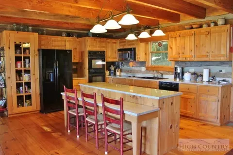160 Summit Dr, Todd, NC 28684 photo 6