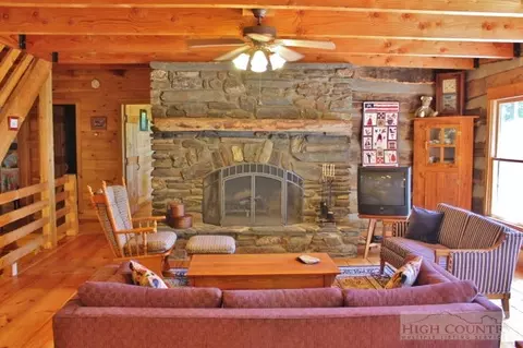 160 Summit Dr, Todd, NC 28684 photo 4