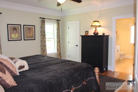 396 Crossmor Dr, Todd, NC 28684 photo 8