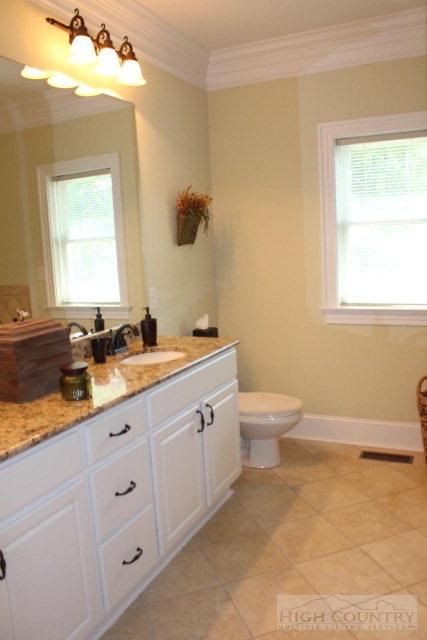 396 Crossmor Dr, Todd, NC 28684 photo 9