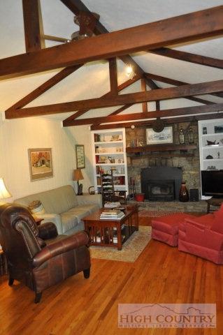 334 Walnut Ln, Vilas, NC 28692 photo 3