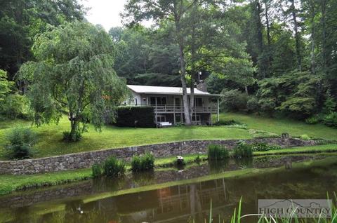 334 Walnut Ln, Vilas, NC 28692 photo 1