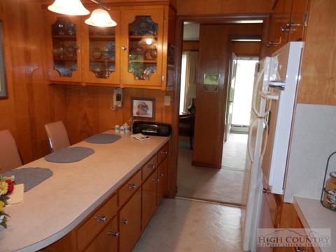237 Valley Dr, Jefferson, NC 28640 photo 12