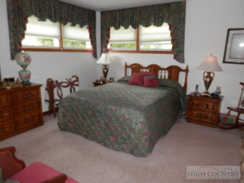 237 Valley Dr, Jefferson, NC 28640 photo 15