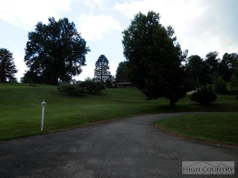 237 Valley Dr, Jefferson, NC 28640 photo 3