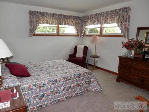 237 Valley Dr, Jefferson, NC 28640 photo 17