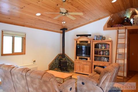 308 Pine Hill Rd, Boone, NC 28607 photo 3
