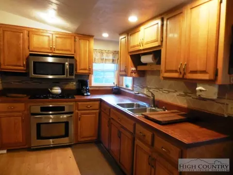242 Ladd Parsons Rd, Crumpler, NC 28617 photo 12