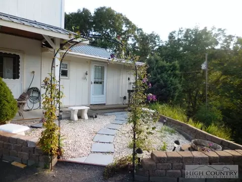 242 Ladd Parsons Rd, Crumpler, NC 28617 photo 2