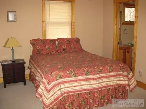 113 Black Birch, Beech Mountain, NC 28604 photo 4