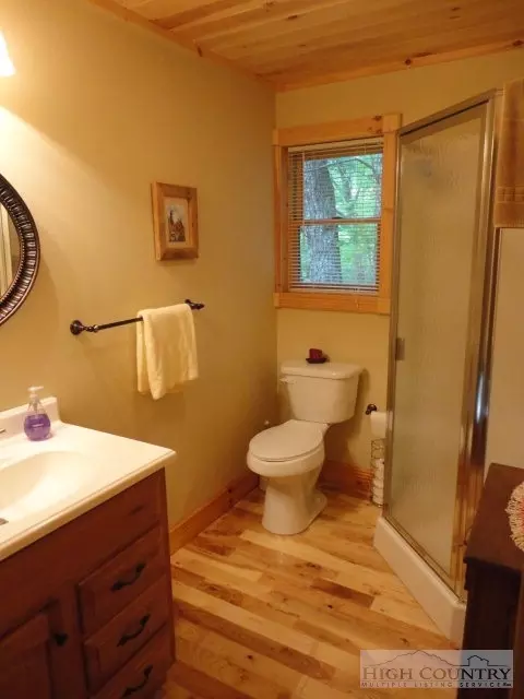328 Cascades Dr, Purlear, NC 28665 photo 5