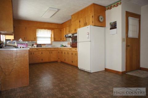 156 Sable Dr, Boone, NC 28607 photo 4