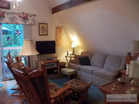 482 Four Coves Trl, Crumpler, NC 28617 photo 6