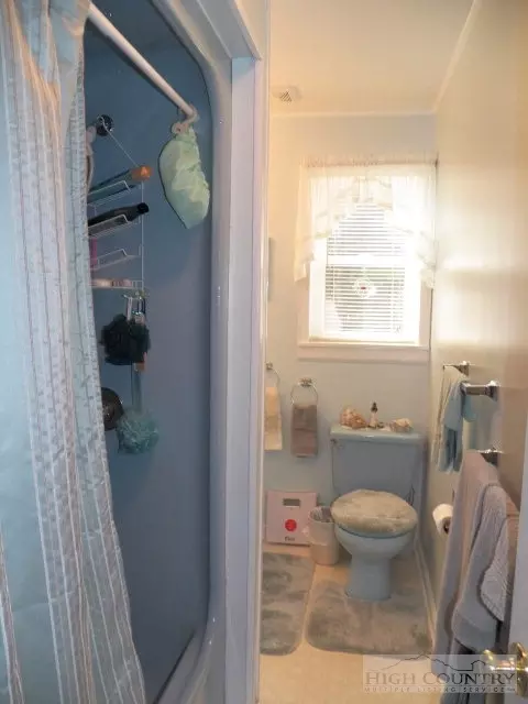 482 Four Coves Trl, Crumpler, NC 28617 photo 17