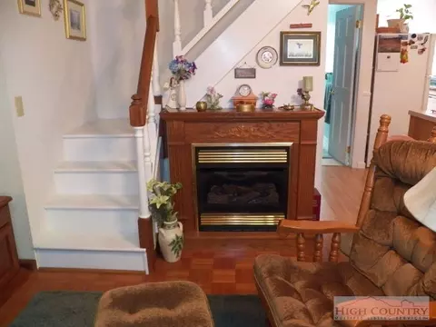 482 Four Coves Trl, Crumpler, NC 28617 photo 9