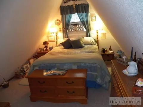 482 Four Coves Trl, Crumpler, NC 28617 photo 12