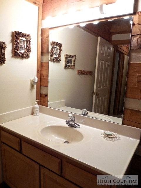 205 Hawks Lake Dr, Seven Devils, NC 28604 photo 28