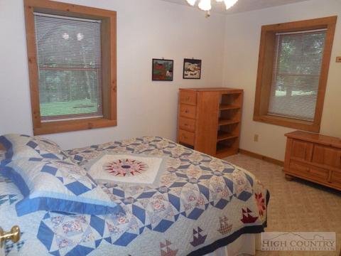 205 Hawks Lake Dr, Seven Devils, NC 28604 photo 12