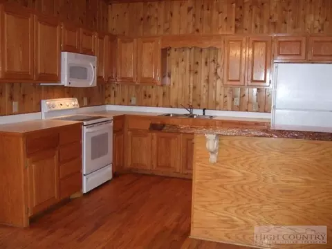 143 Daisy Dr, Todd, NC 28684 photo 2