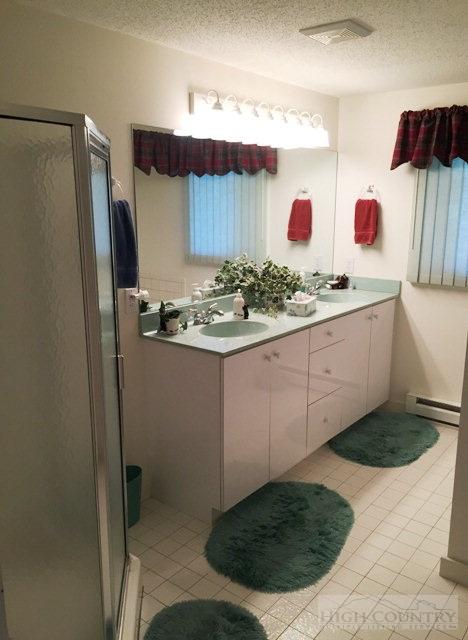 437 Skiview Rd, Seven Devils, NC 28604 photo 5
