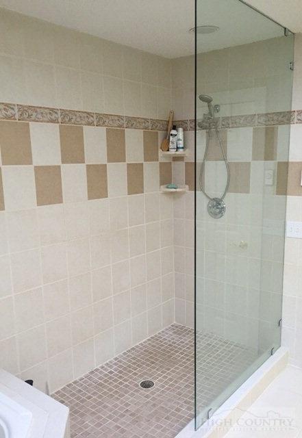 437 Skiview Rd, Seven Devils, NC 28604 photo 3