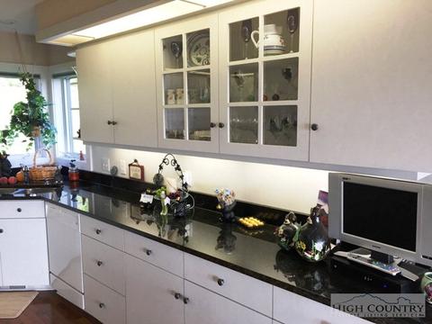 437 Skiview Rd, Seven Devils, NC 28604 photo 17