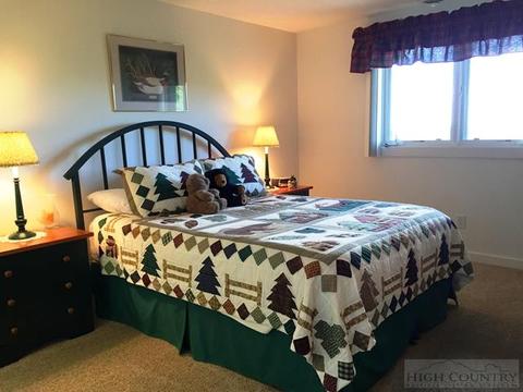 437 Skiview Rd, Seven Devils, NC 28604 photo 4