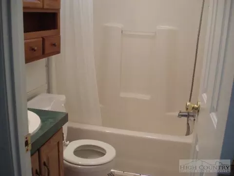 208 Maple St, Jefferson, NC 28640 photo 10
