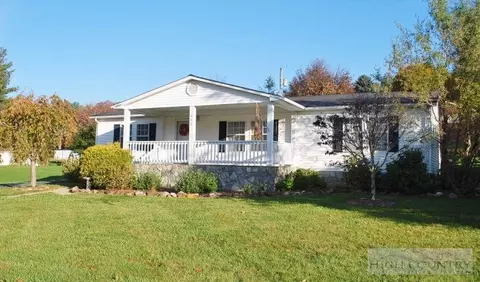 208 Maple St, Jefferson, NC 28640 photo 1