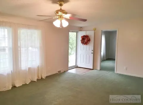 208 Maple St, Jefferson, NC 28640 photo 5