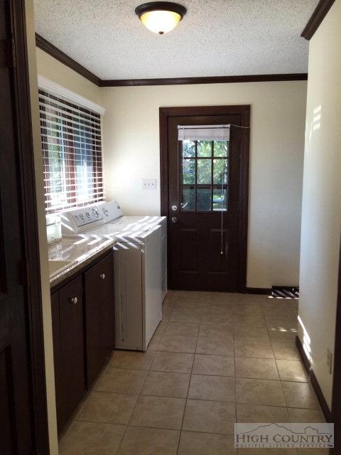1422 White Eagle Ranch Rd, Hickory, NC 28602 photo 4
