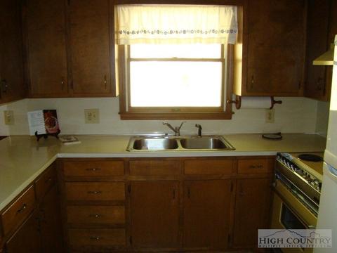 1924 Laurel Fork Rd, Vilas, NC 28692 photo 12