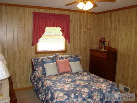 1924 Laurel Fork Rd, Vilas, NC 28692 photo 17