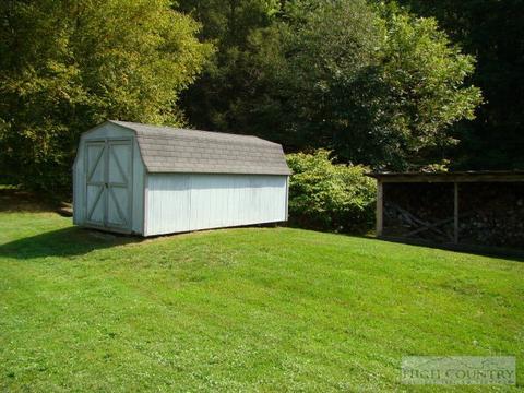 1924 Laurel Fork Rd, Vilas, NC 28692 photo 5