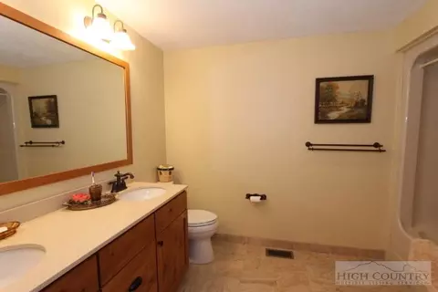 355 High Peak Dr, Boone, NC 28607 photo 5
