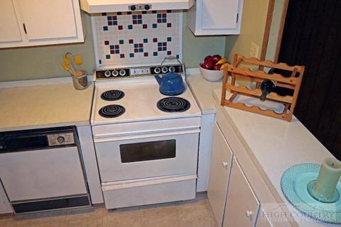 128 Trout Lk, Deep Gap, NC 28618 photo 4