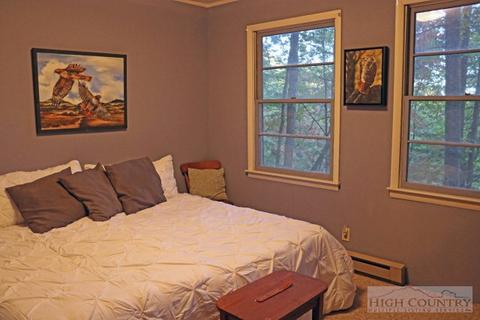 128 Trout Lk, Deep Gap, NC 28618 photo 2