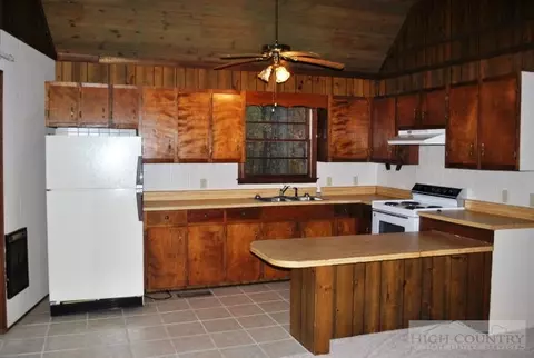 123 Saddle Ln, Deep Gap, NC 28618 photo 6