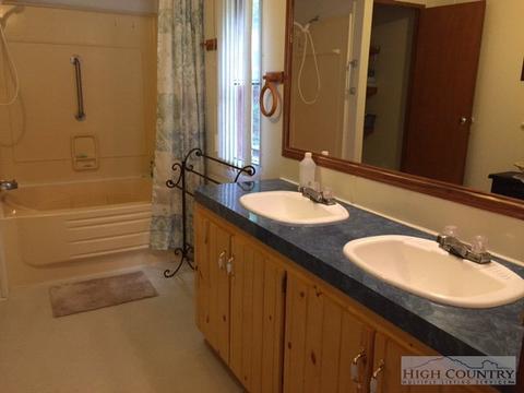 128 Hemlock Edge, Boone, NC 28607 photo 6
