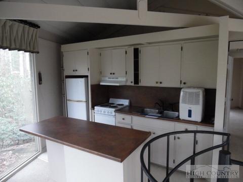 129 Laurel, Boone, NC 28607 photo 4