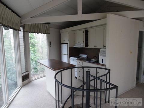 129 Laurel, Boone, NC 28607 photo 3